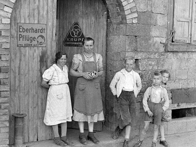 Straßenfront von der ehemaligen Schmiedewerkstatt von Georg Lahr in der Bechenheimer Str. 14 